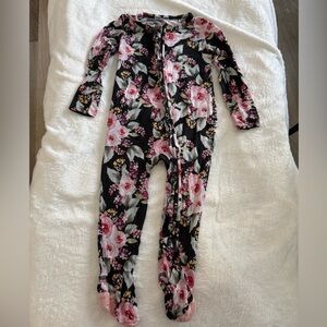 Posh Peanut Black Milana Floral Bamboo Ruffle Sleeper Footie Outfit 18-24 Mths